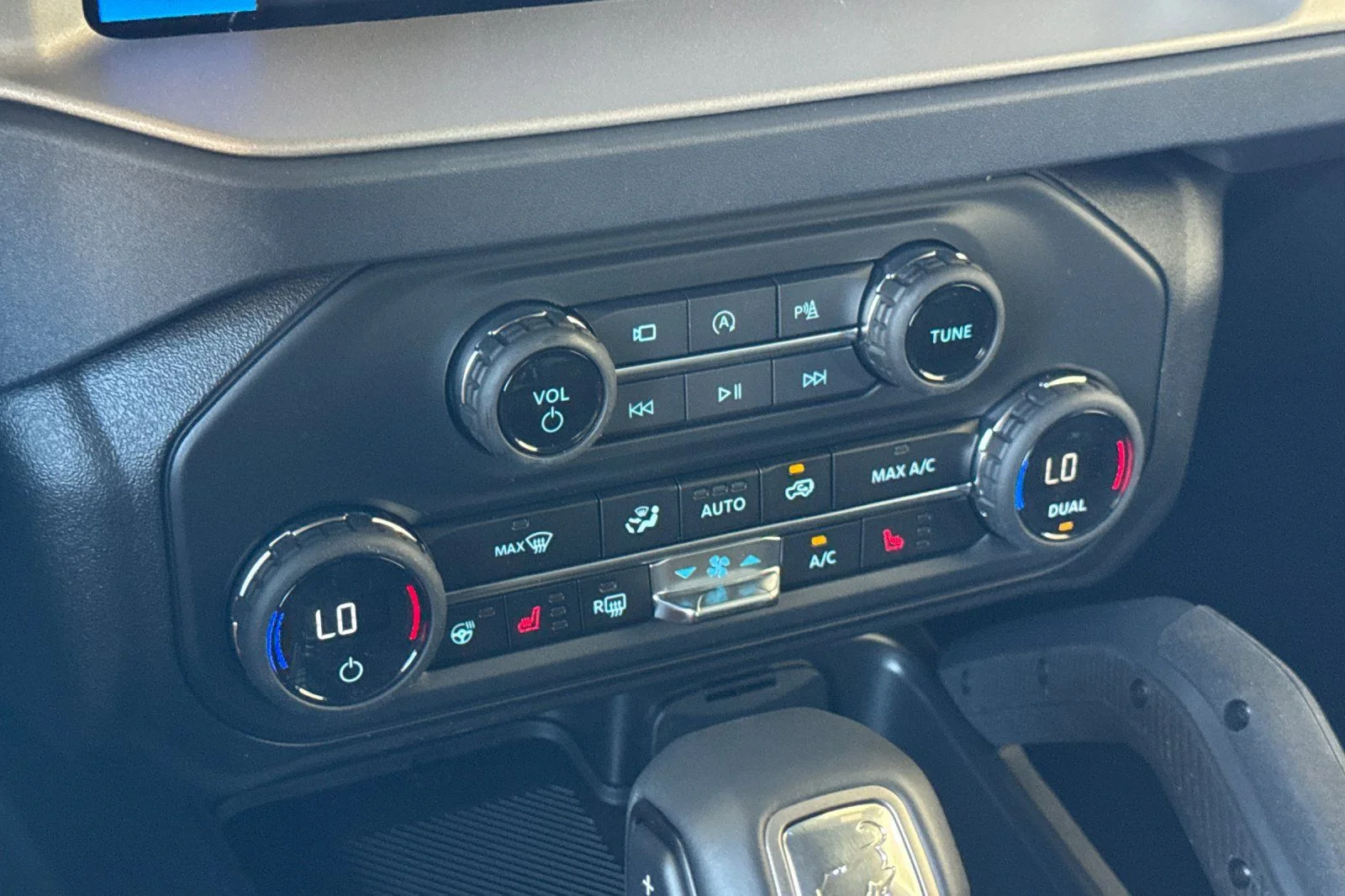 New 2026 Desert Sand Ford Outer Banks® image 23