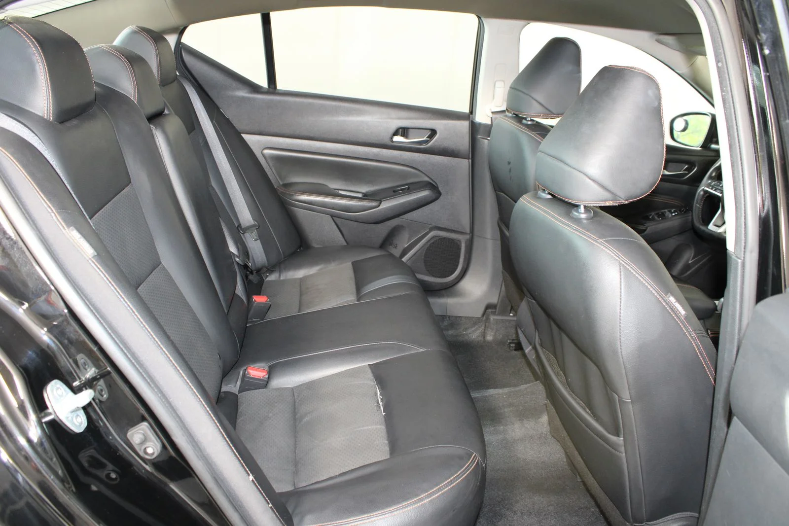 Used 2019 Black Nissan 2.5 SR image 16