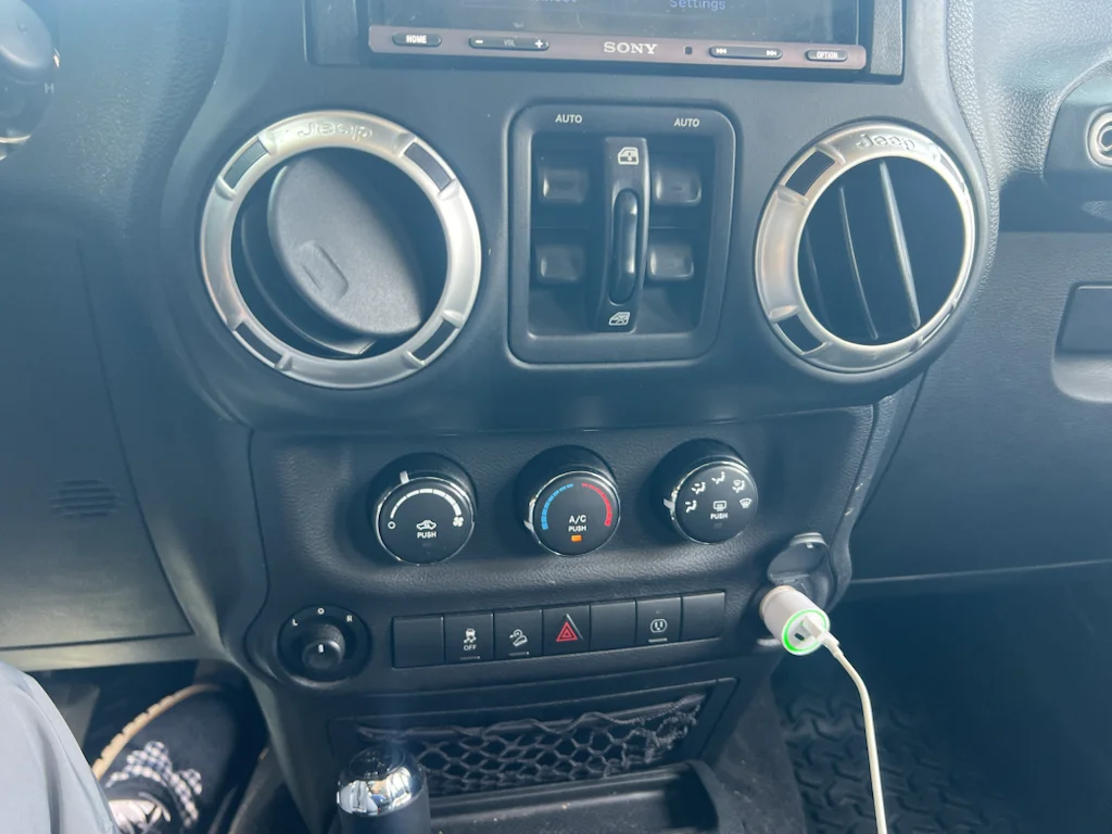 Used 2018 Black Clearcoat Jeep Sahara image 7