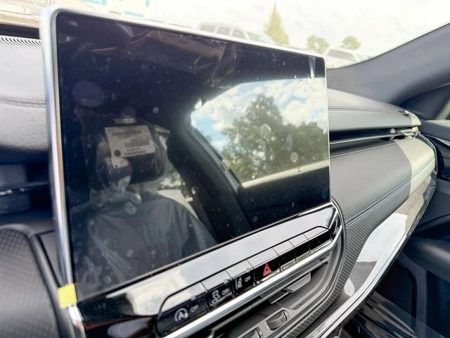 New 2026 Bright White Clear-Coat Exterior Paint Jeep Latitude image 21