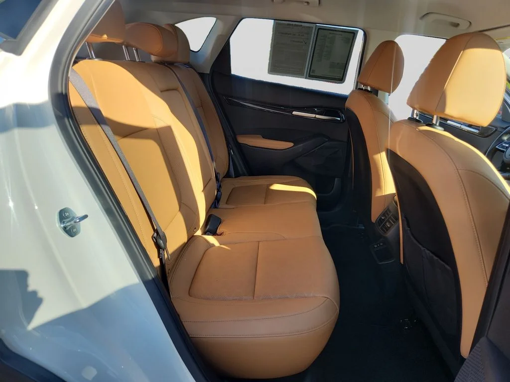 Used 2024 White Kia SX image 18