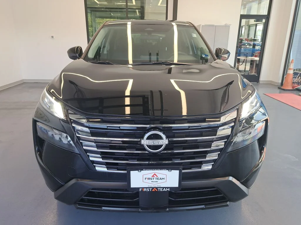 Used 2025 Black Nissan SV image 15