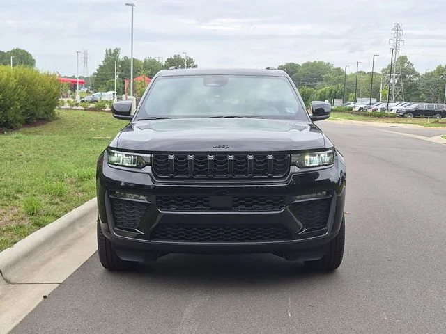 New 2026 Diamond Black Crystal Pearlcoat Jeep Limited image 16