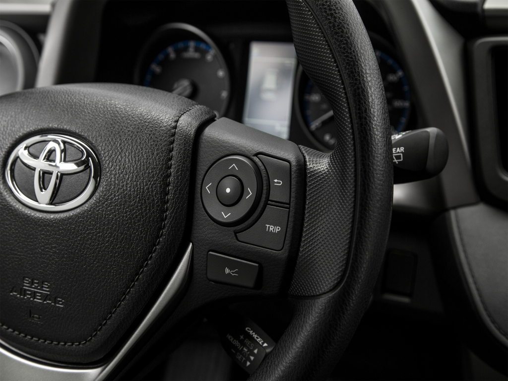 Used 2018 Silver Toyota LE image 48
