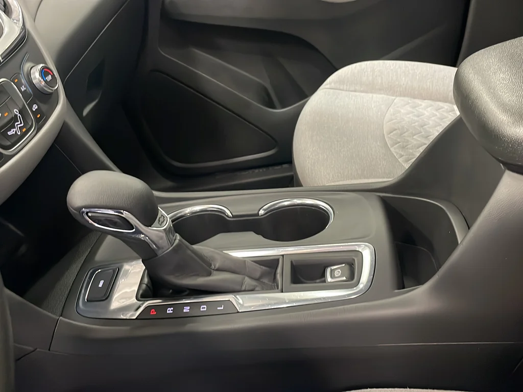 2023 Chevrolet Equinox LT - Photo 22