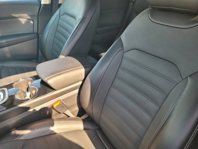 Used 2018 Blue Ford SEL image 13