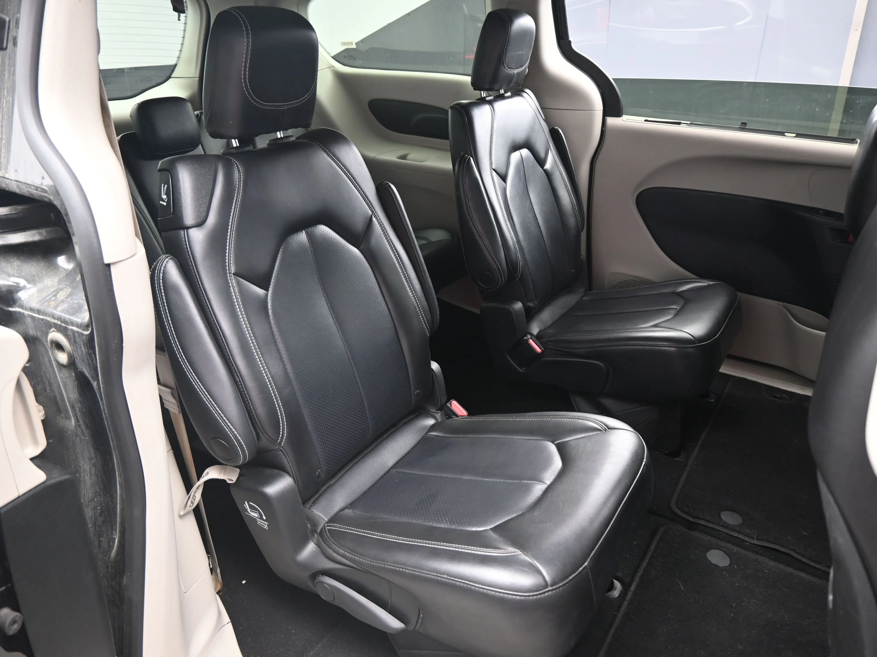 2023 Chrysler Pacifica Touring L - Photo 15
