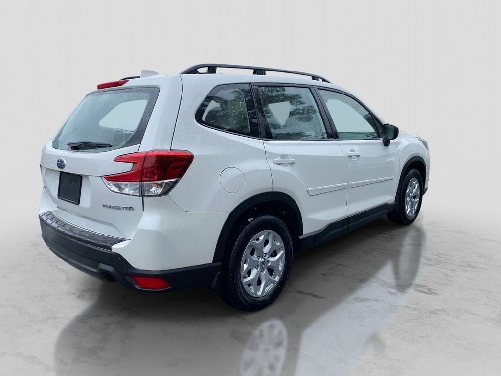 Used 2023 White Subaru Base image 7