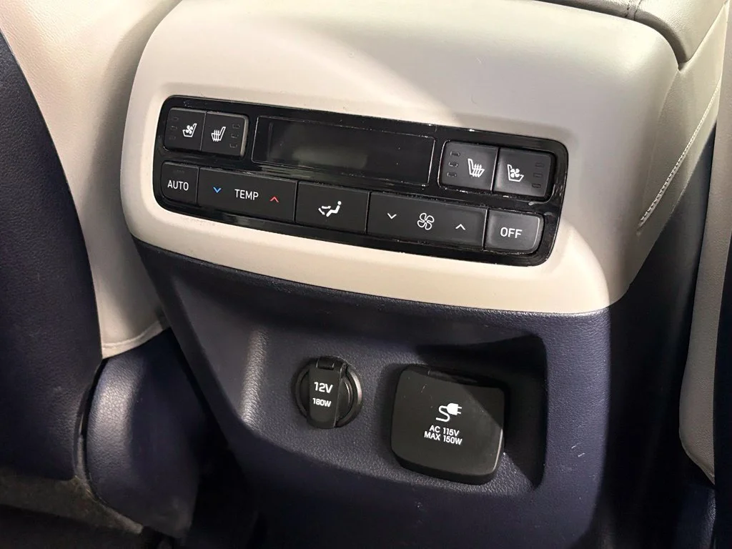 Used 2023 White Hyundai Calligraphy image 28