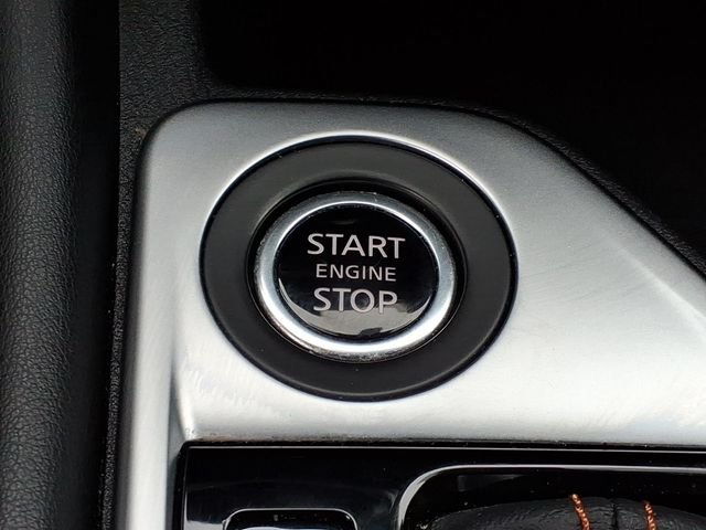 Used 2022 Blue Nissan SR image 25