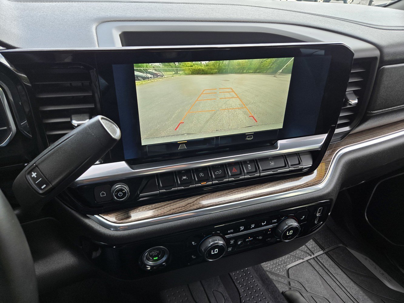 2023 Chevrolet Silverado 1500 LT - Photo 9
