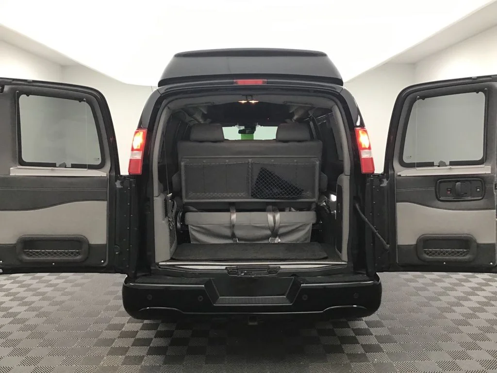 Used 2020 Black Chevrolet Explorer Limited SE image 6