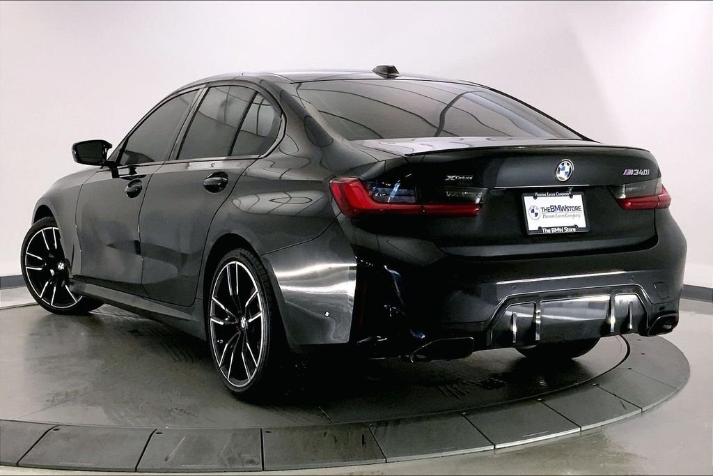 Used 2023 Black Sapphire Metallic BMW  image 10
