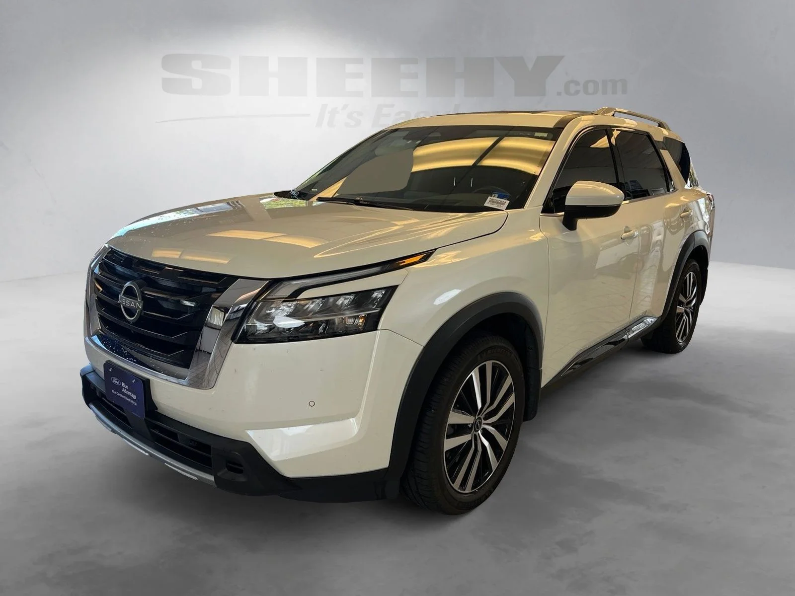 Used 2023 White Nissan Platinum image 15