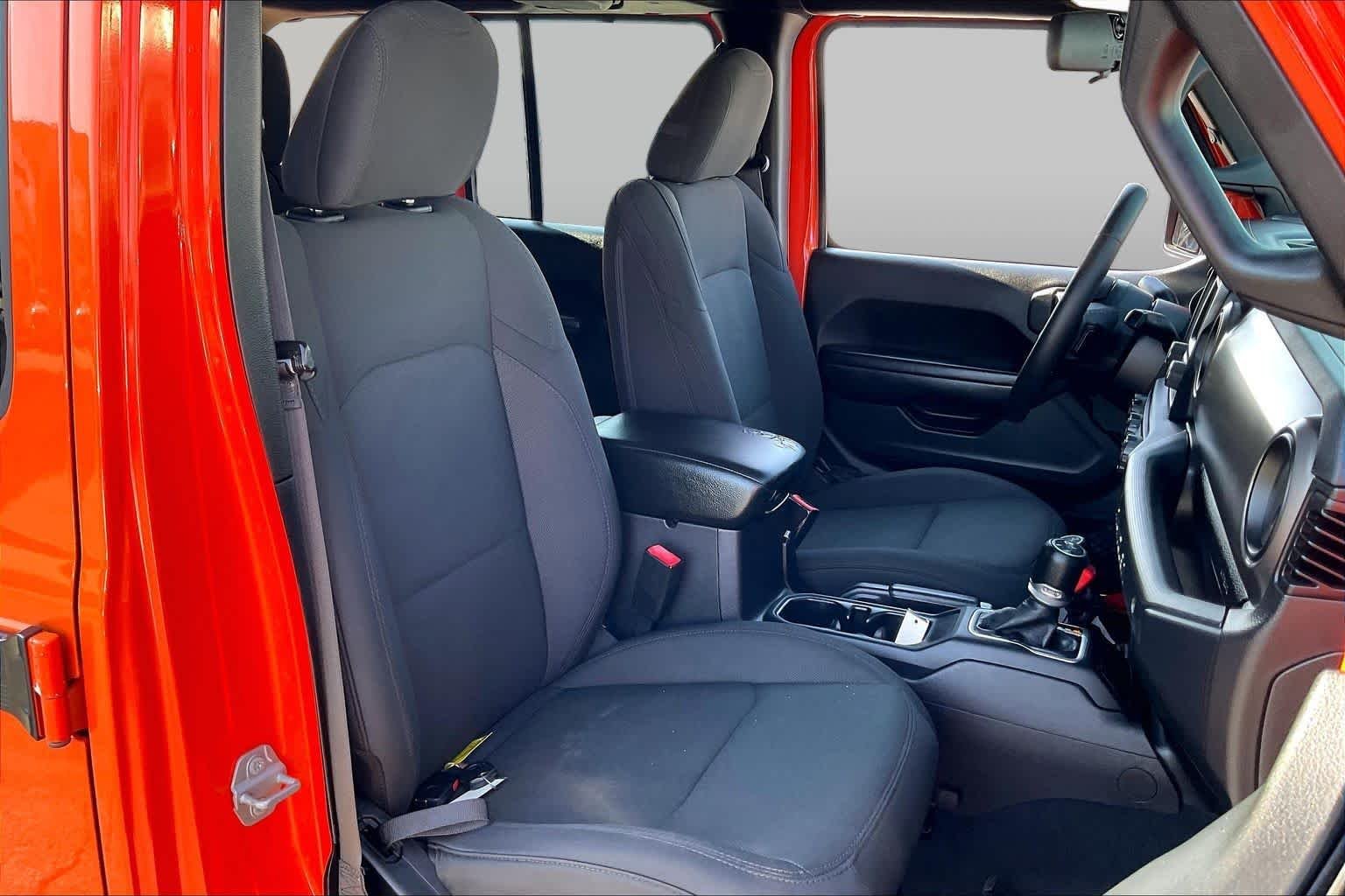 Used 2018 Punk'n Clearcoat Metallic Jeep Sport S image 9