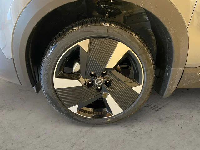 New 2026 Gray Nissan SR image 15