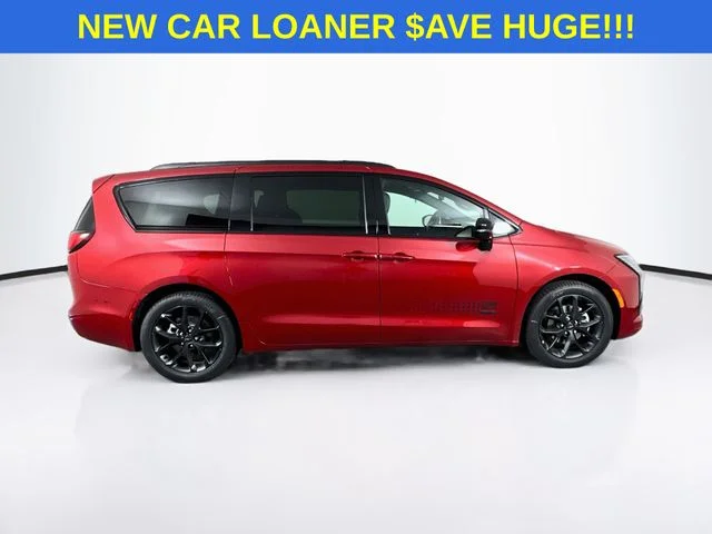New 2027 Red Hot Pearl-Coat Exterior Paint Chrysler Select image 8