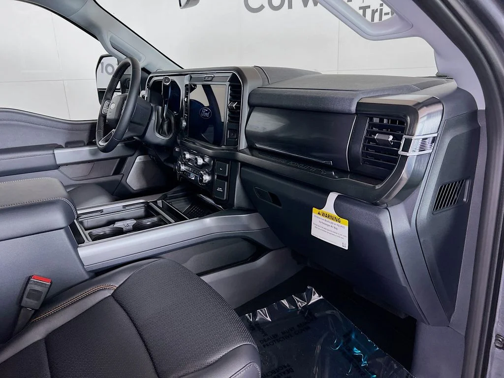 New 2026 Carbonized Gray Metallic Ford Lariat image 31