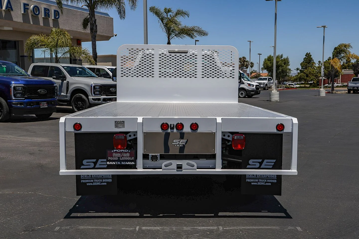 New 2026 Oxford White Ford F-550® XL image 5