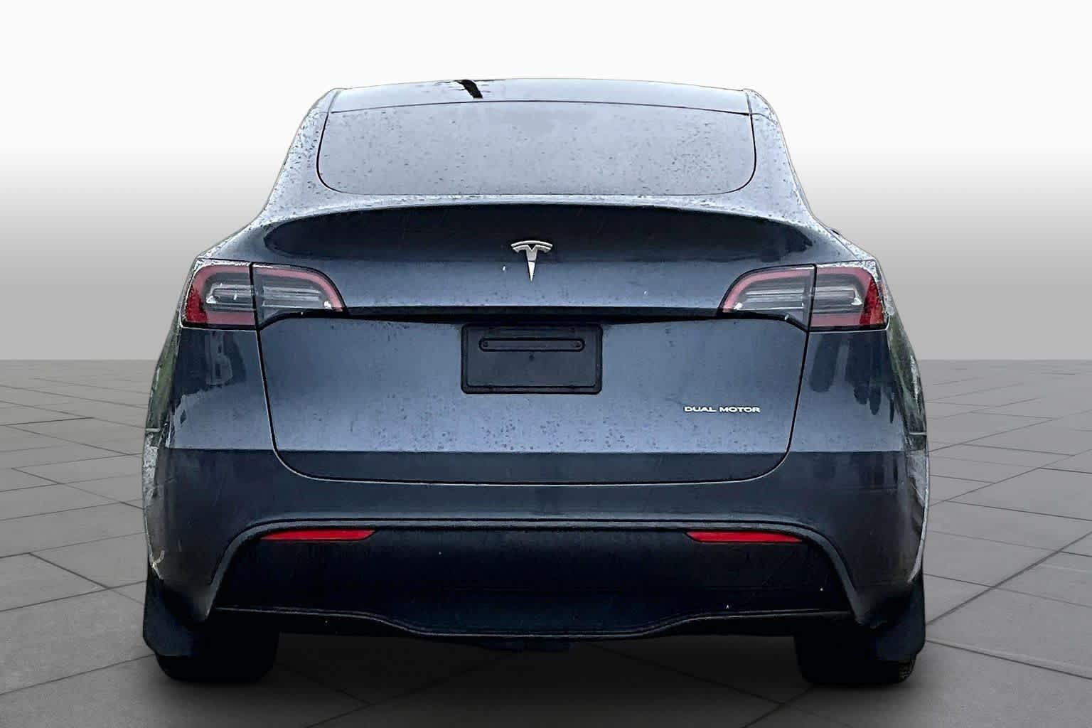 Used 2023 Midnight Silver Metallic Tesla Long Range image 4