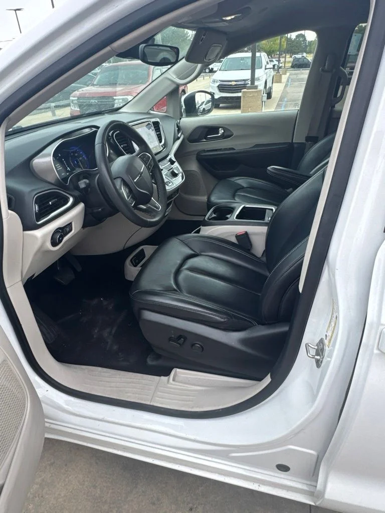Used 2023 Bright White Clearcoat Chrysler Touring L image 5