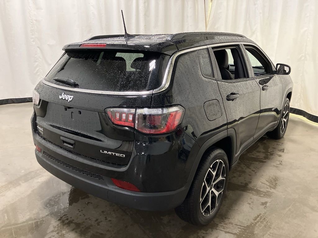 New 2026 Diamond Black Crystal Pearl-Coat Exterior Paint Jeep Limited image 19