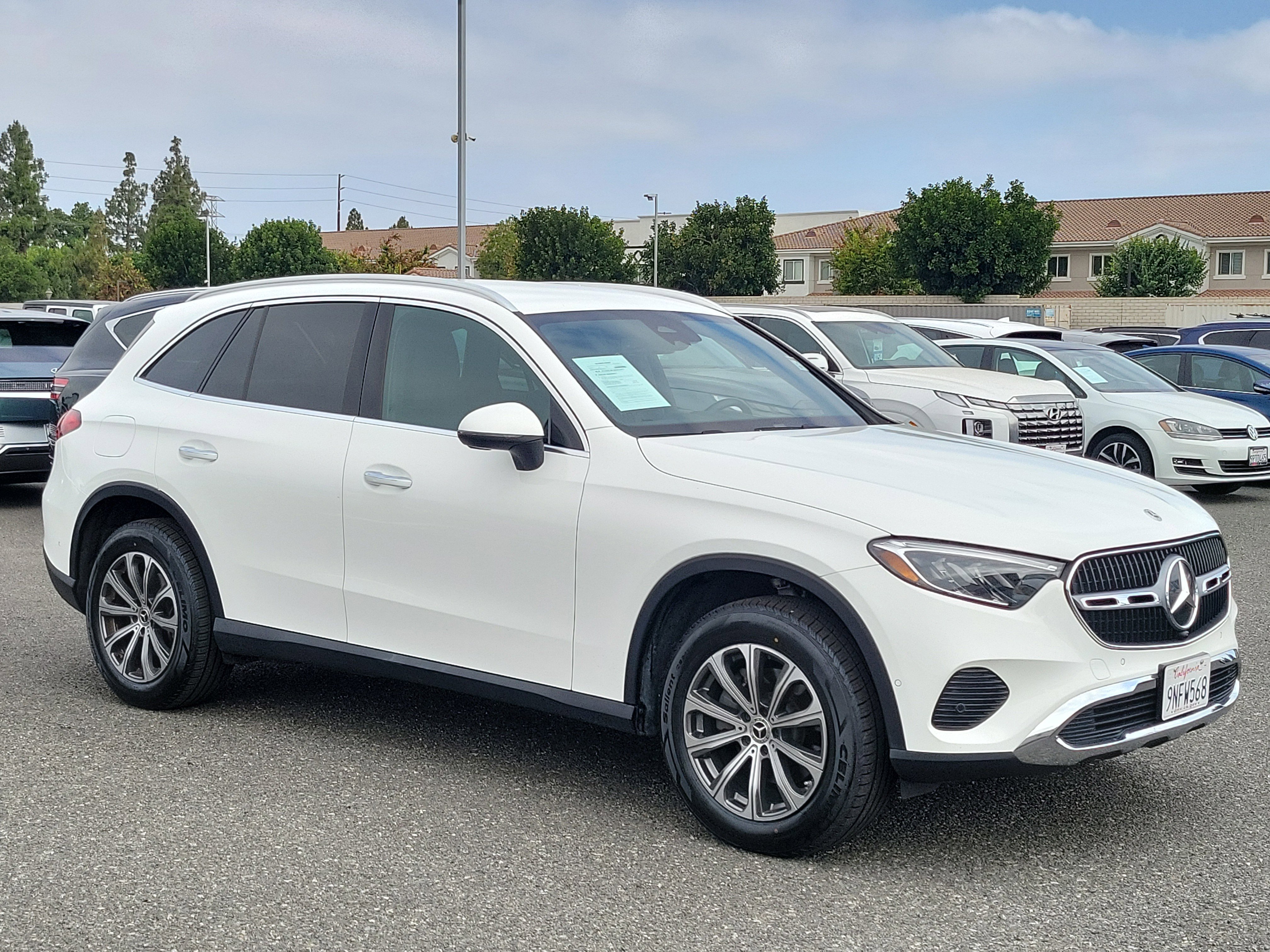 Used 2024 MANUFAKTUR Moonlight White Metallic Mercedes-Benz GLC 300 image 29