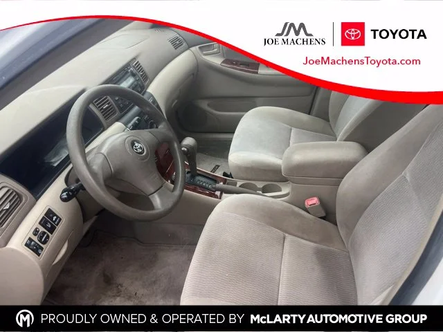 Used 2005  Toyota LE image 1