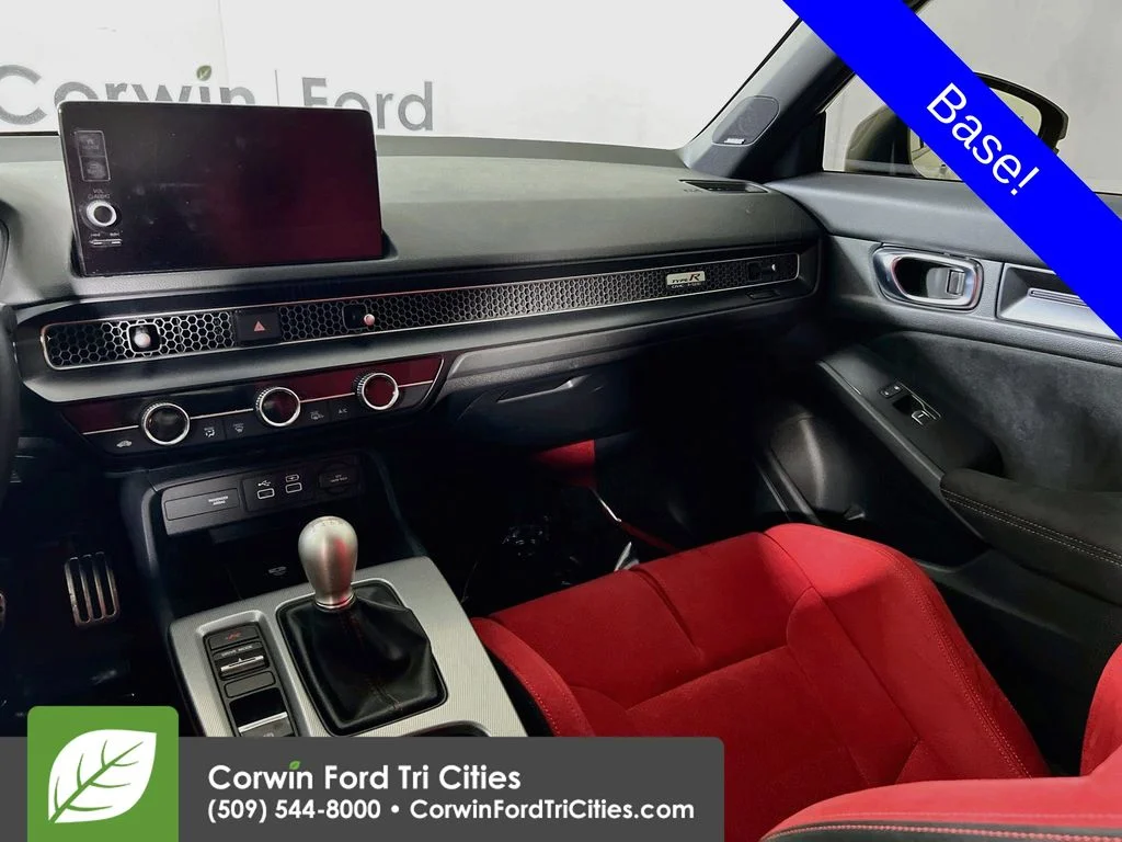 Used 2025 Crystal Black Pearl Honda  image 26