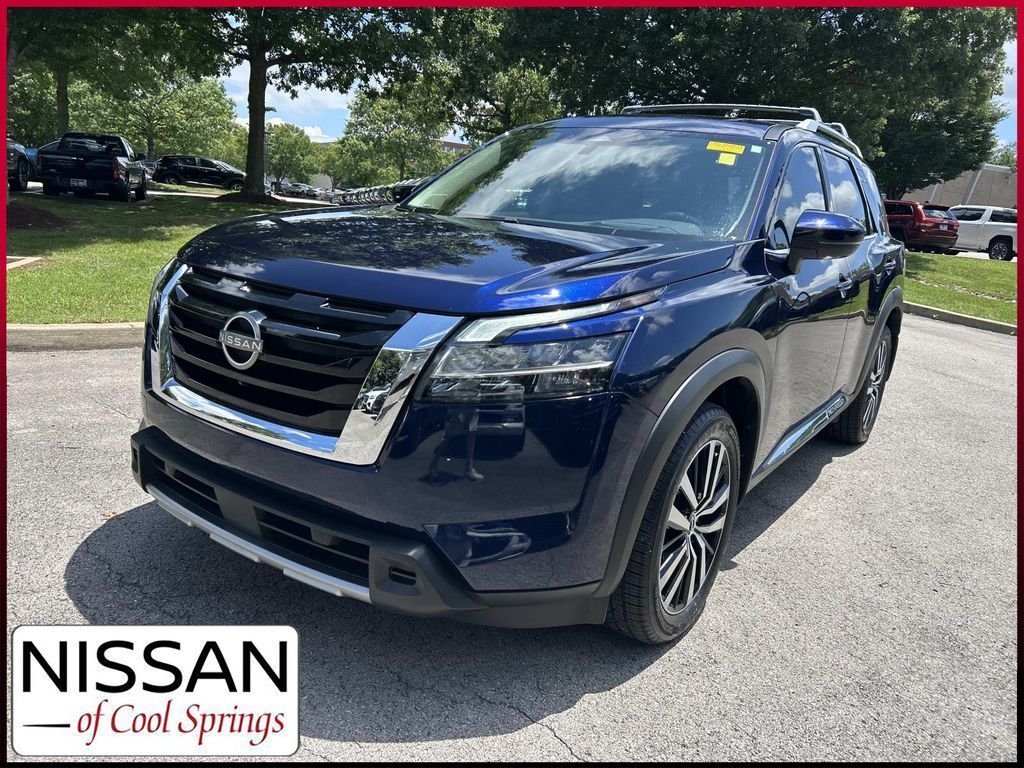 Used 2023 Blue Nissan Platinum image 3