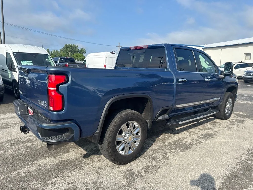 Used 2026 Blue Chevrolet High Country image 3