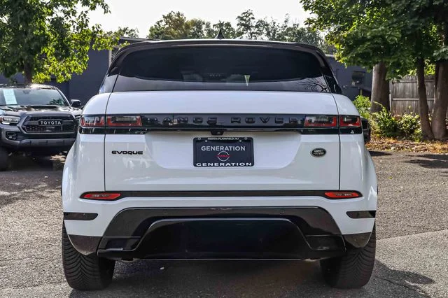 Used 2023  Land Rover R-Dynamic SE image 5