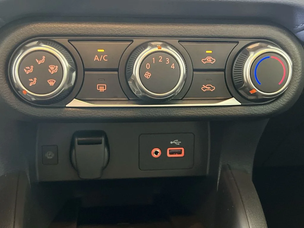2025 Nissan Versa Sedan SV - Photo 16
