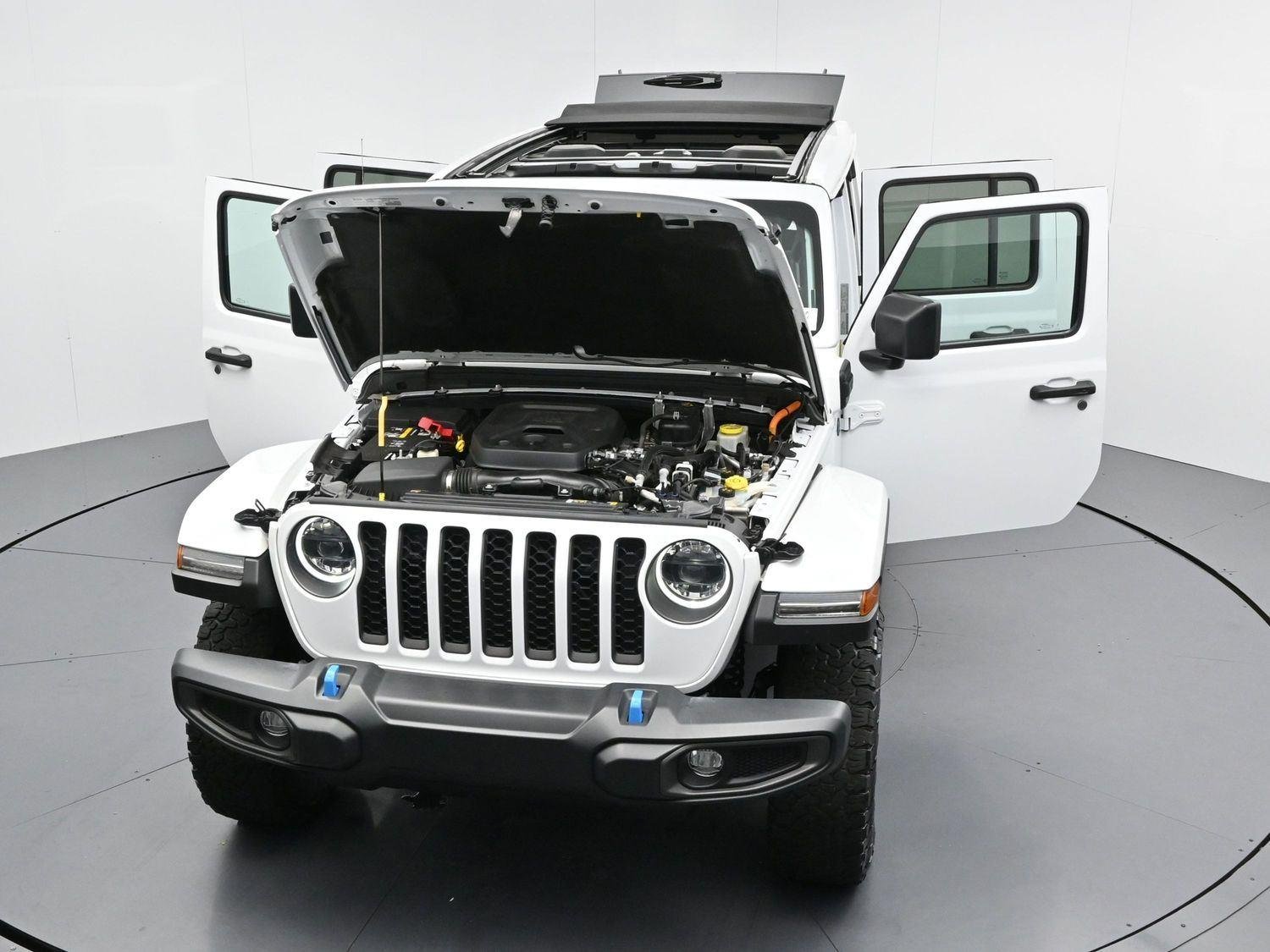 Used 2023 Bright White Clearcoat Jeep Rubicon image 45