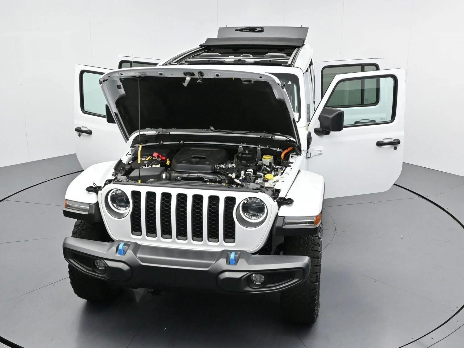 Used 2023 Bright White Clearcoat Jeep Rubicon image 45