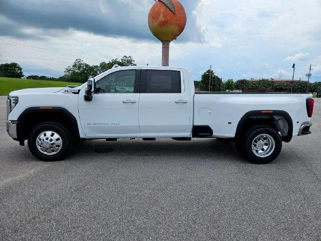 New 2026 Summit White GMC SLT DRW image 2