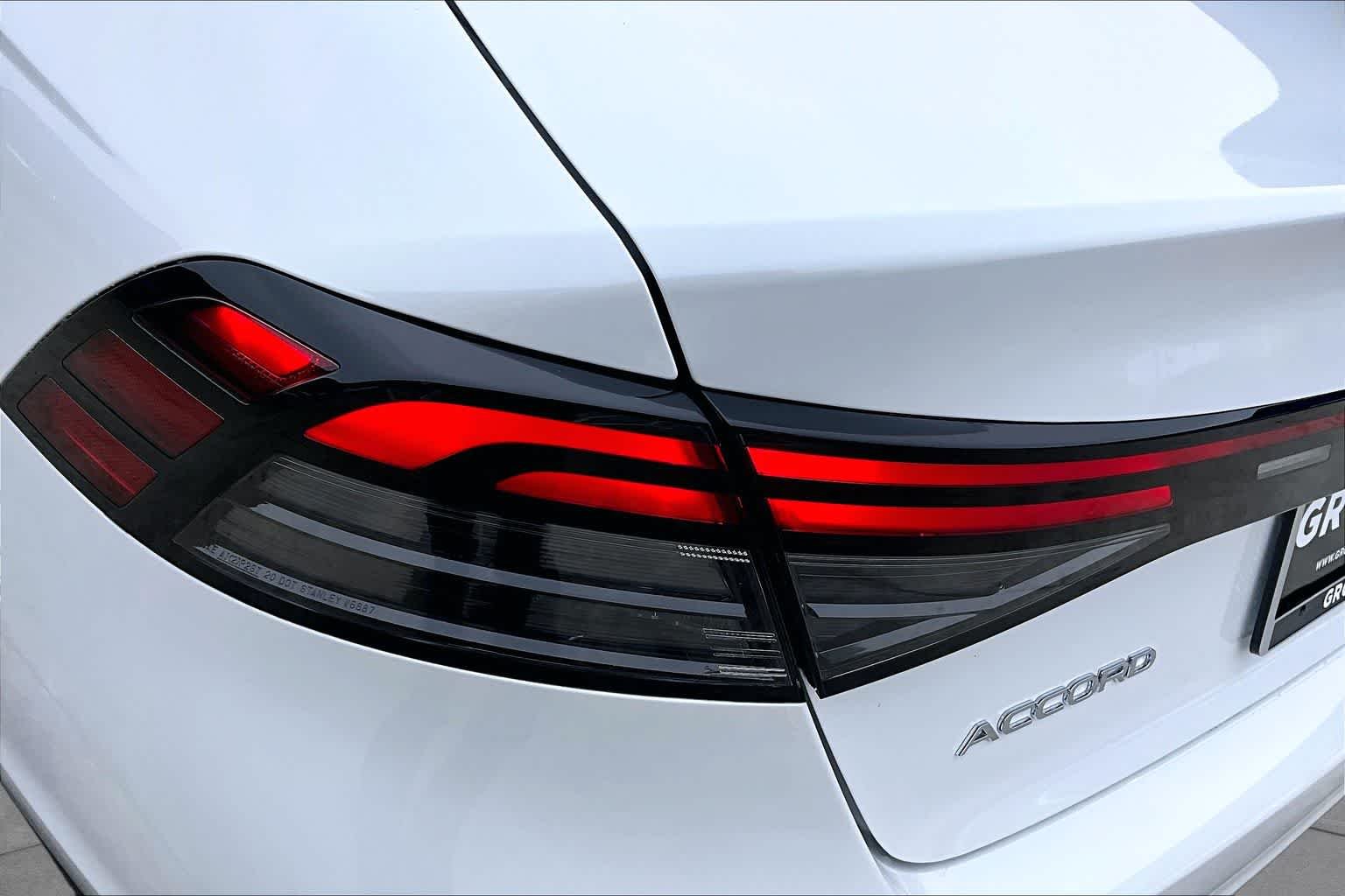 New 2026 Platinum White Pearl Honda LX image 14