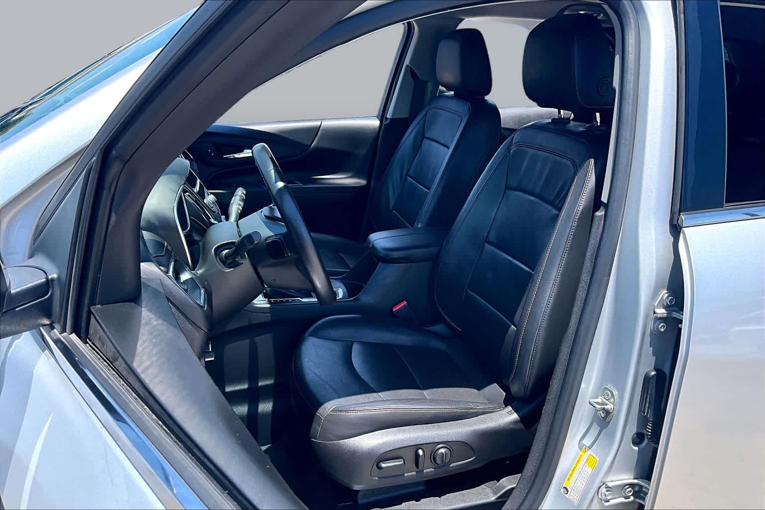 Used 2018 Silver Ice Metallic Chevrolet Premier image 8