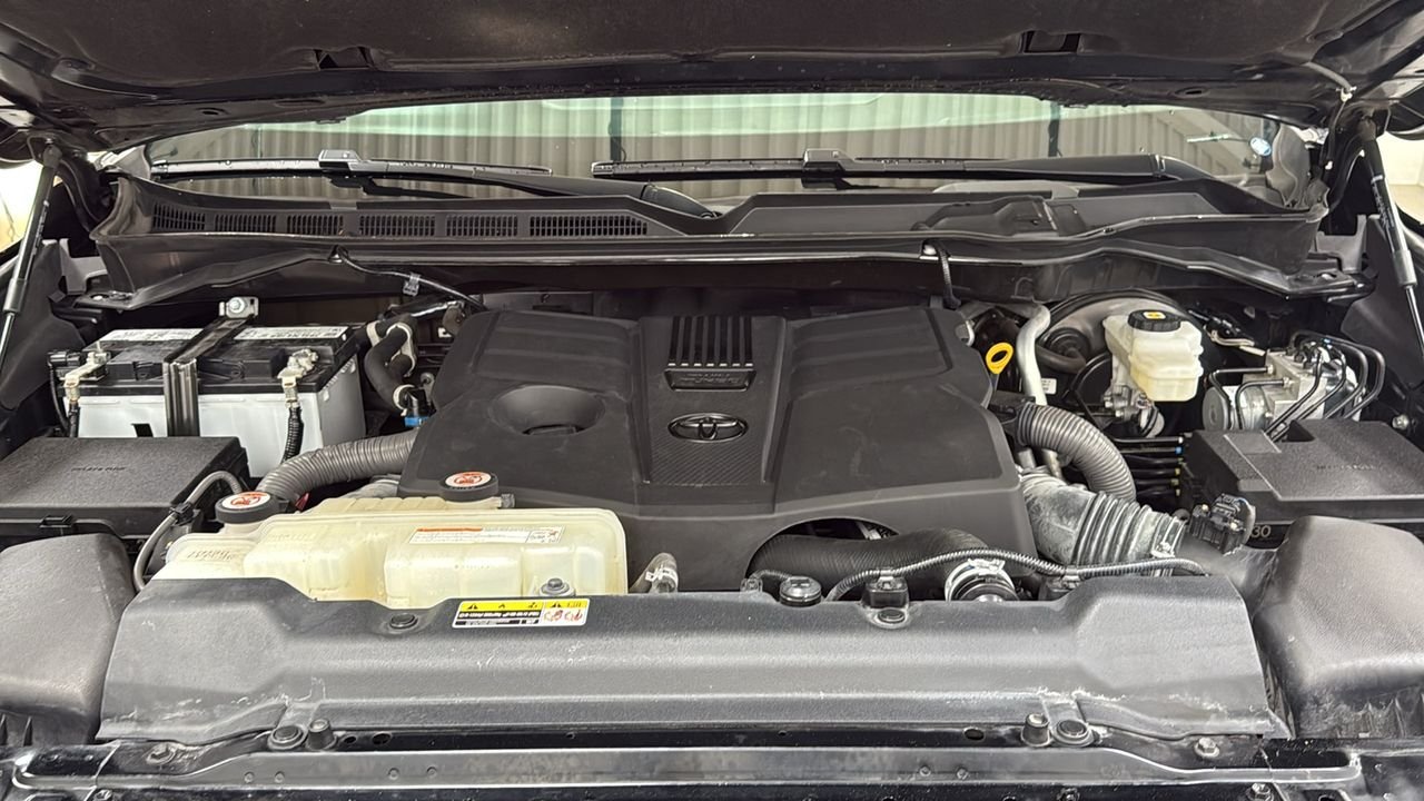Used 2022 Black Toyota Platinum image 25