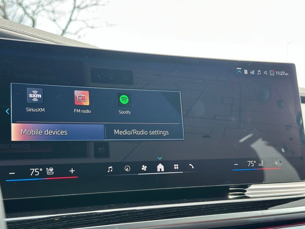 New 2026 Black Sapphire Metallic BMW 750e xDrive image 32