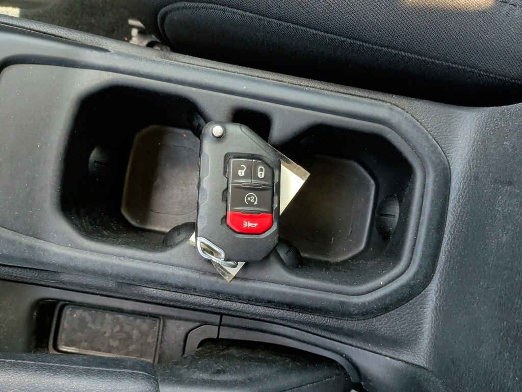 Used 2022 Blue Jeep Overland image 53