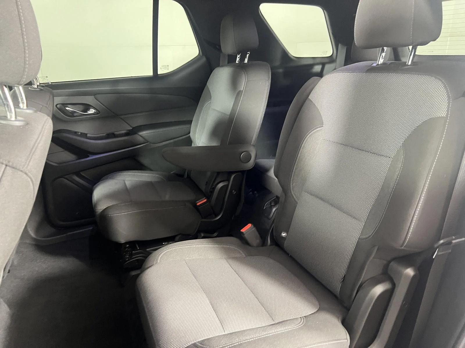 Used 2023 Iridescent Pearl Tricoat Chevrolet LT Cloth image 15