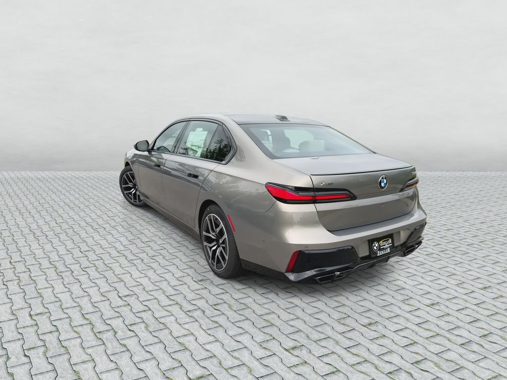 Used 2026 Gray BMW 760i xDrive image 7