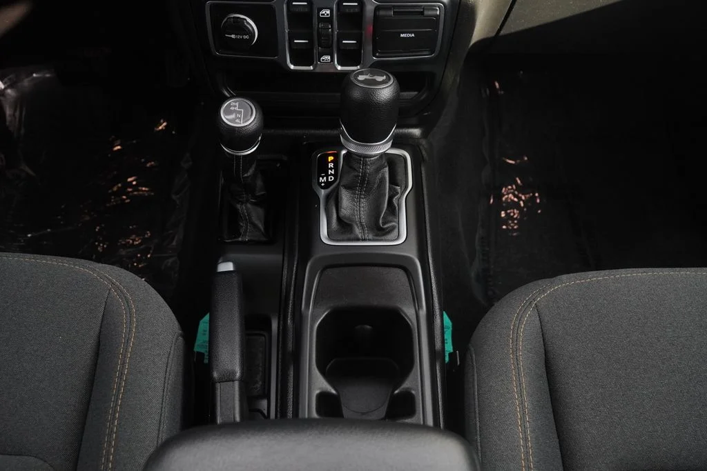 Used 2025 White Jeep Sport S image 34