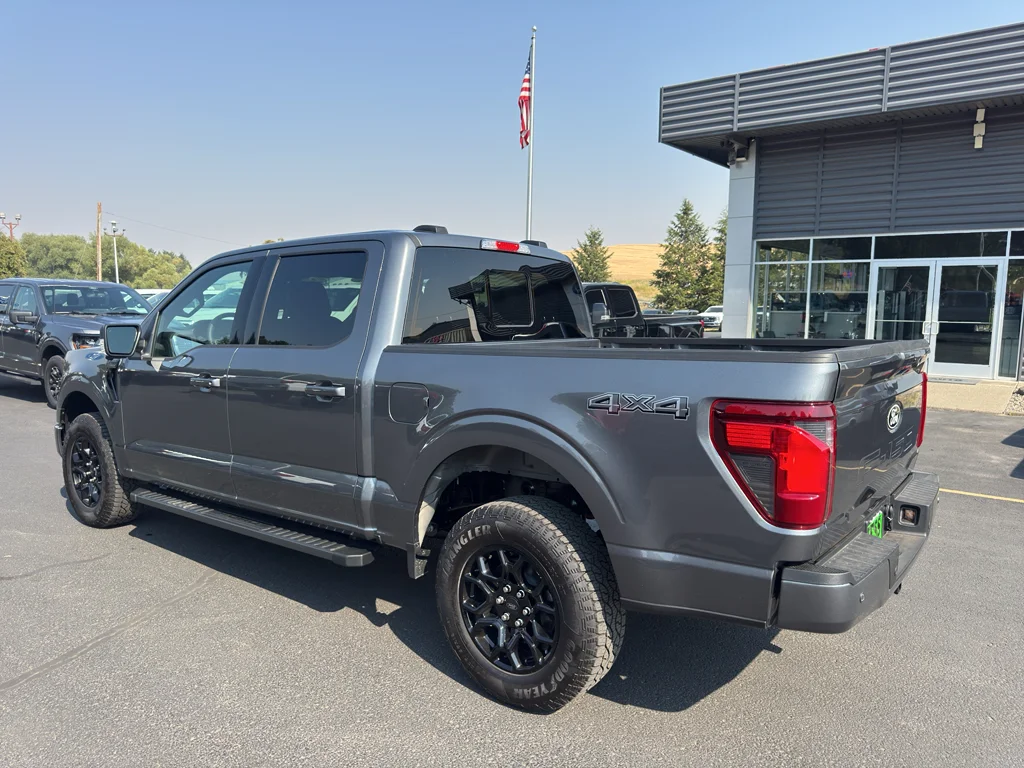 New 2026 Carbonized Gray Metallic Ford XLT image 3
