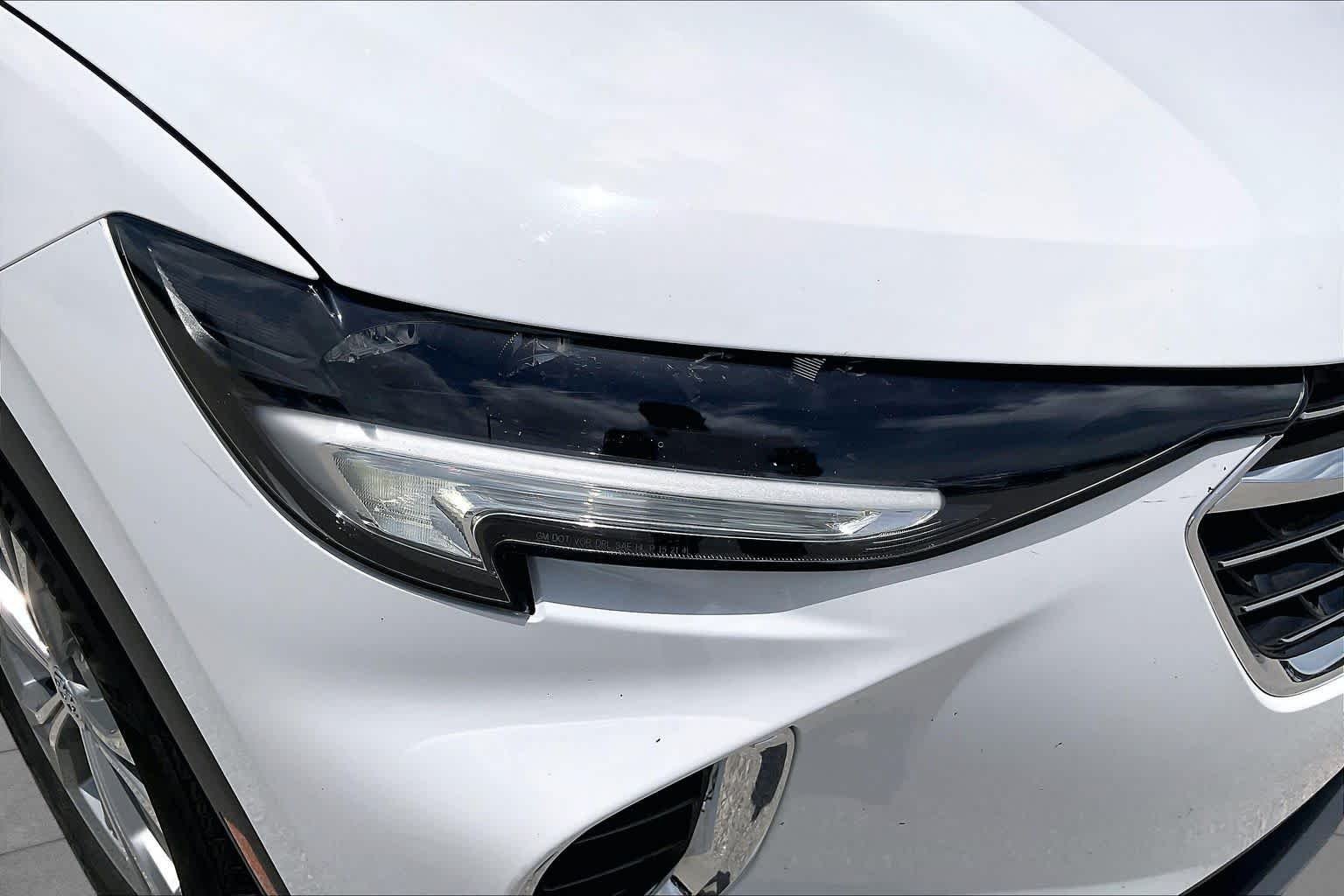 Used 2022 Summit White Buick Preferred image 27