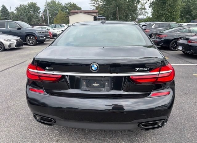 Used 2019 Black BMW 750i xDrive image 12