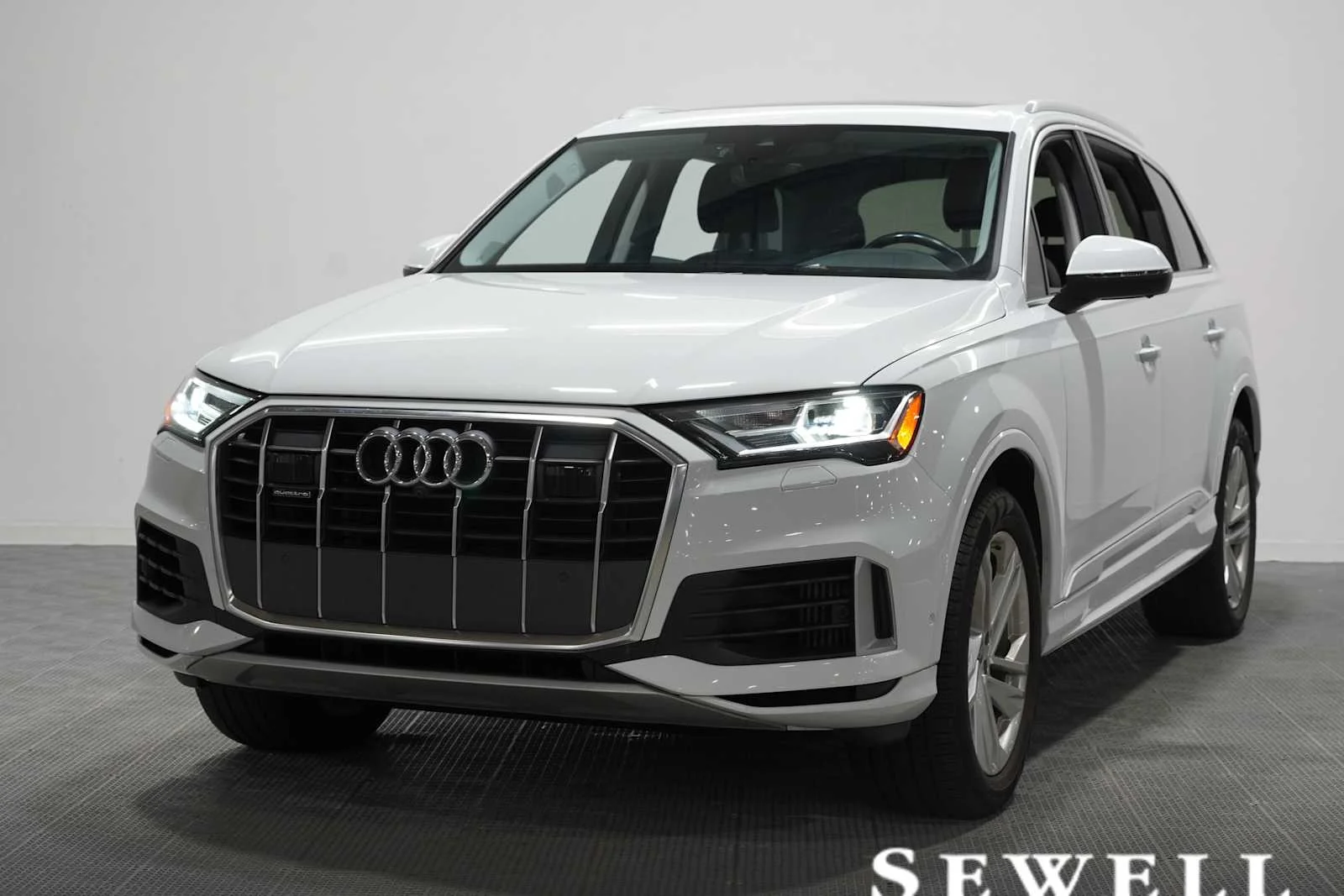 2023 Audi Q7 Premium Plus