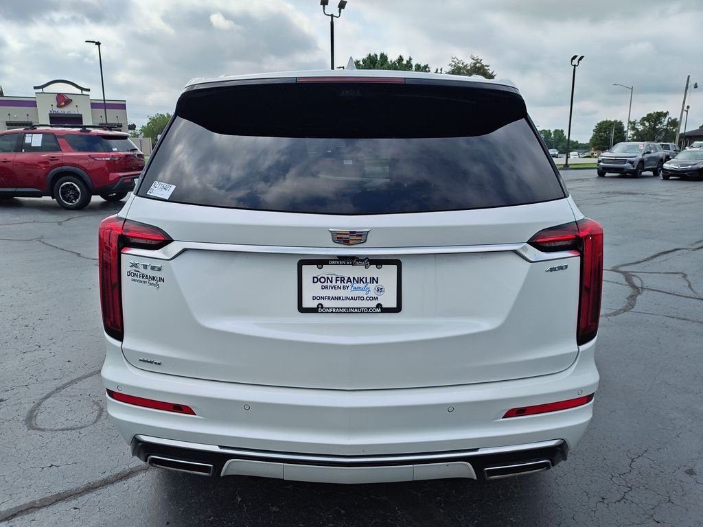 Used 2022 White Cadillac Premium Luxury image 4