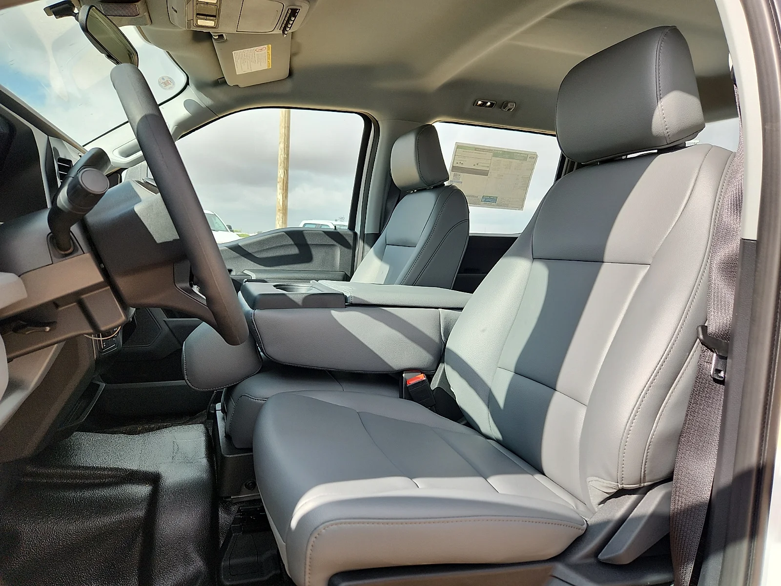 New 2026 Oxford White Ford F-250® XL image 17